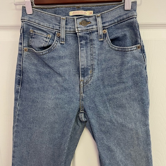 Levi’s high waisted flare - Picture 4 of 5